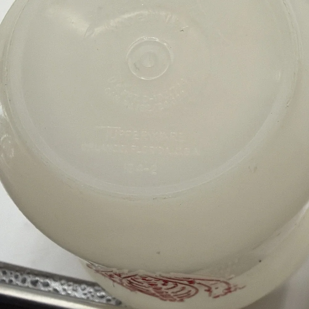 Vintage 50s Tupperware 134-2 Two Cup Measuring Pitcher Red Lettering